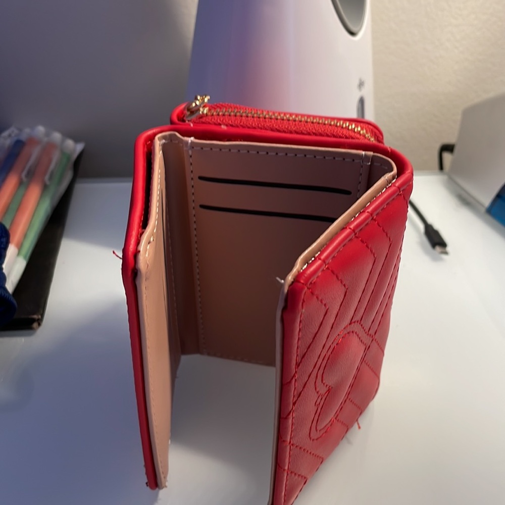 Red wallet - Picture 6 of 7